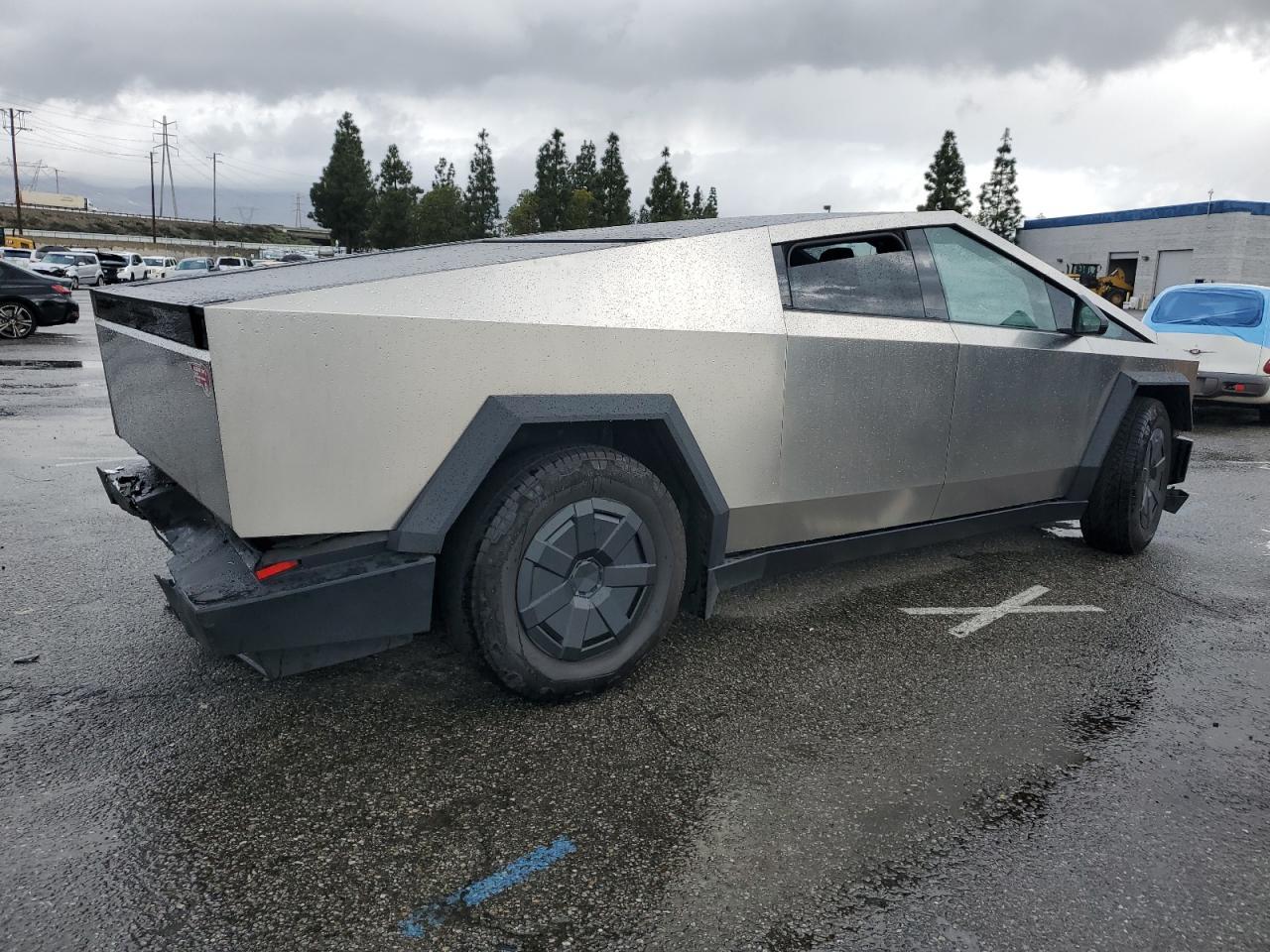 2024 TESLA CYBERTRUCK - Image 3