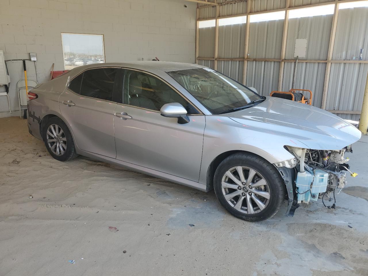 2018 TOYOTA CAMRY L - Фото 4