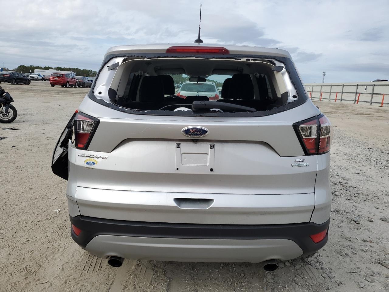 2017 FORD ESCAPE SE - Image 6