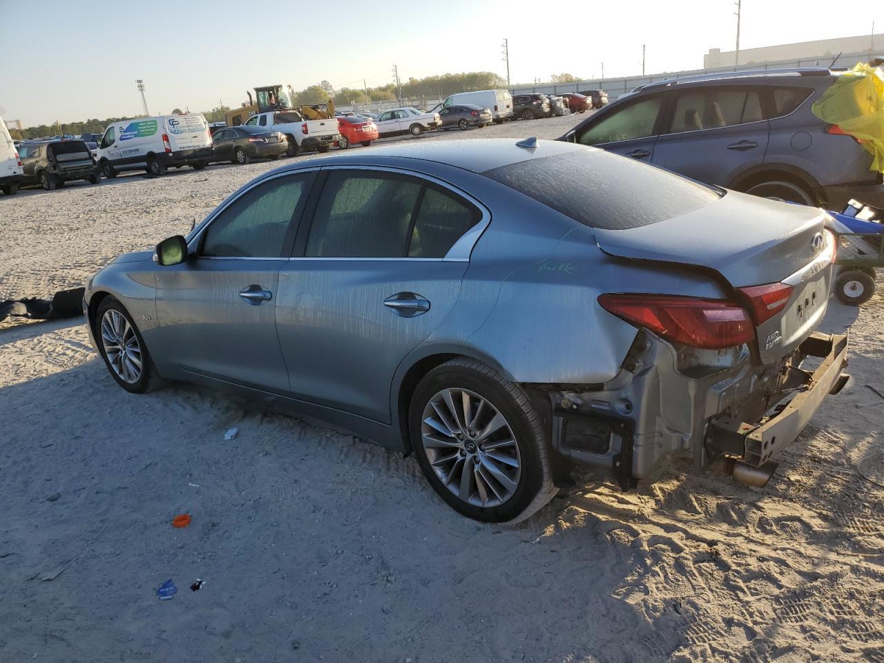 2018 INFINITI Q50 LUXE - Image 2
