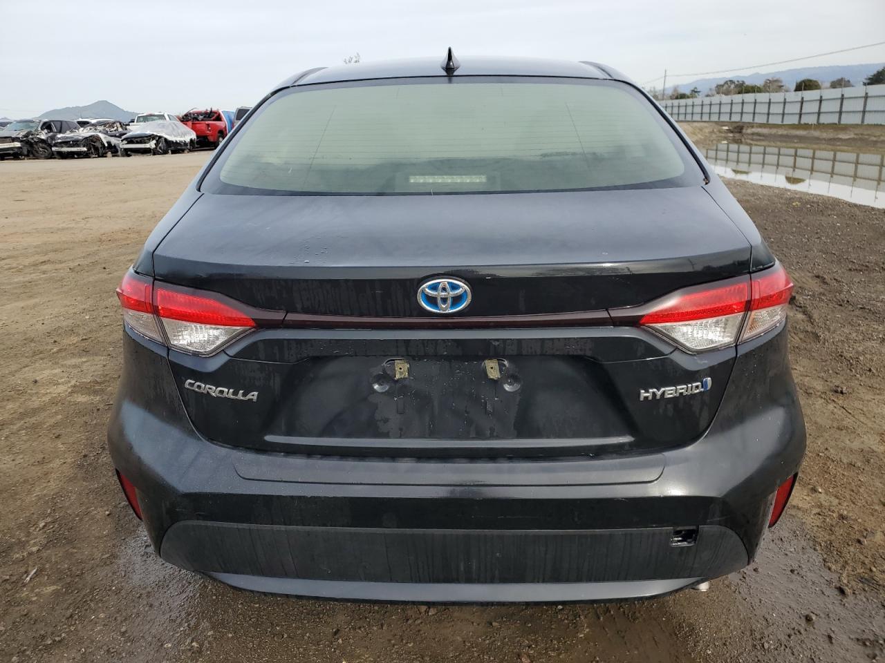 2021 TOYOTA COROLLA LE - Фото 6