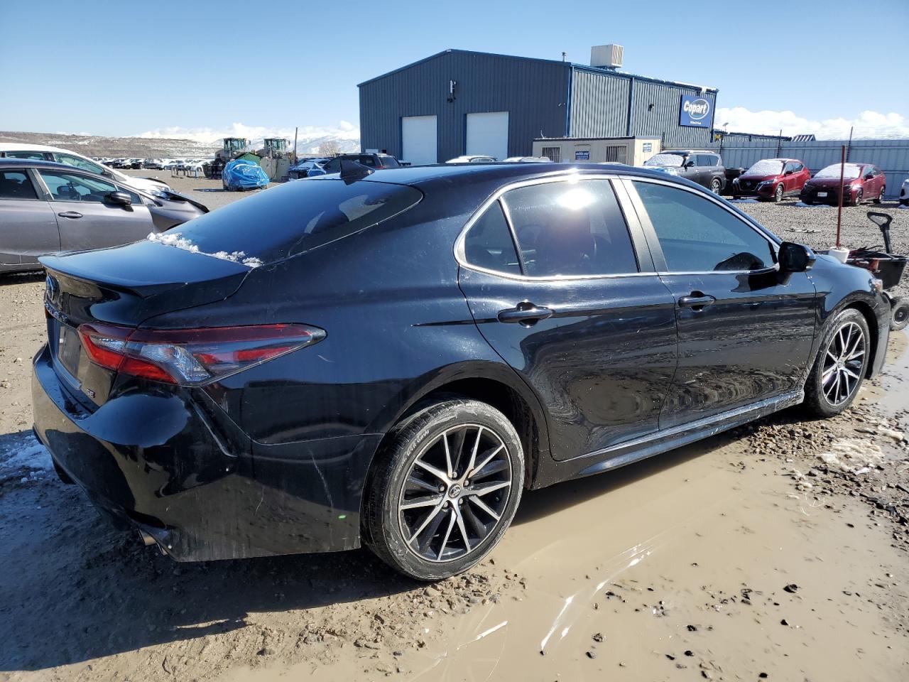 2021 TOYOTA CAMRY SE - Фото 3