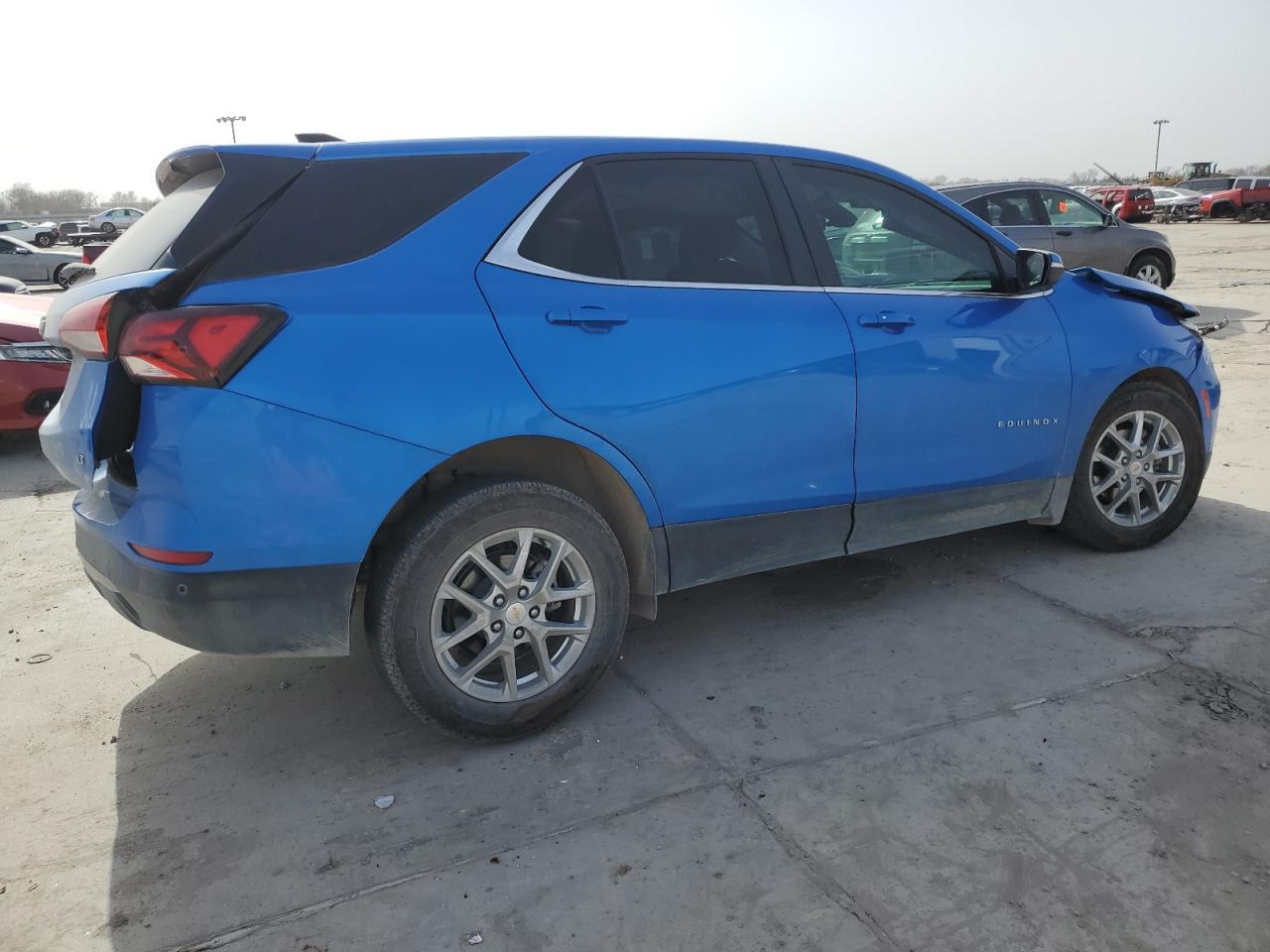 2024 CHEVROLET EQUINOX LT - Image 3