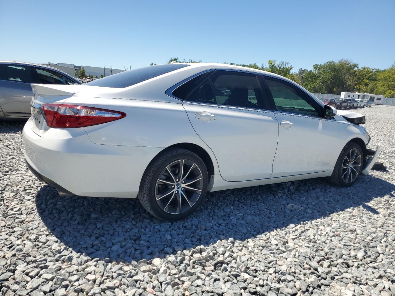 2015 TOYOTA CAMRY LE - Image 3