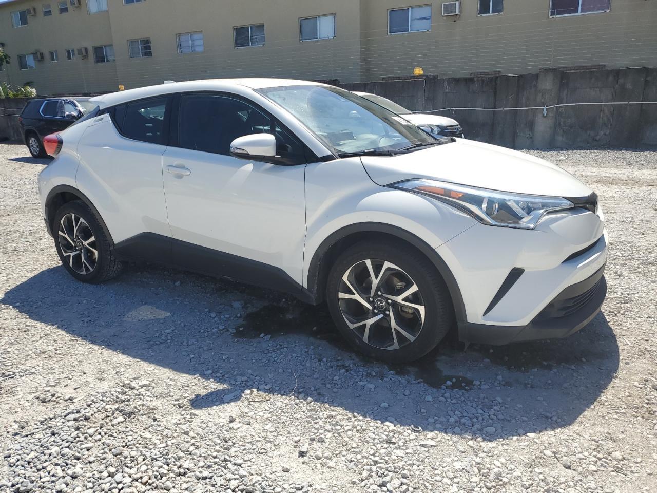 2019 TOYOTA C-HR XLE - Фото 4