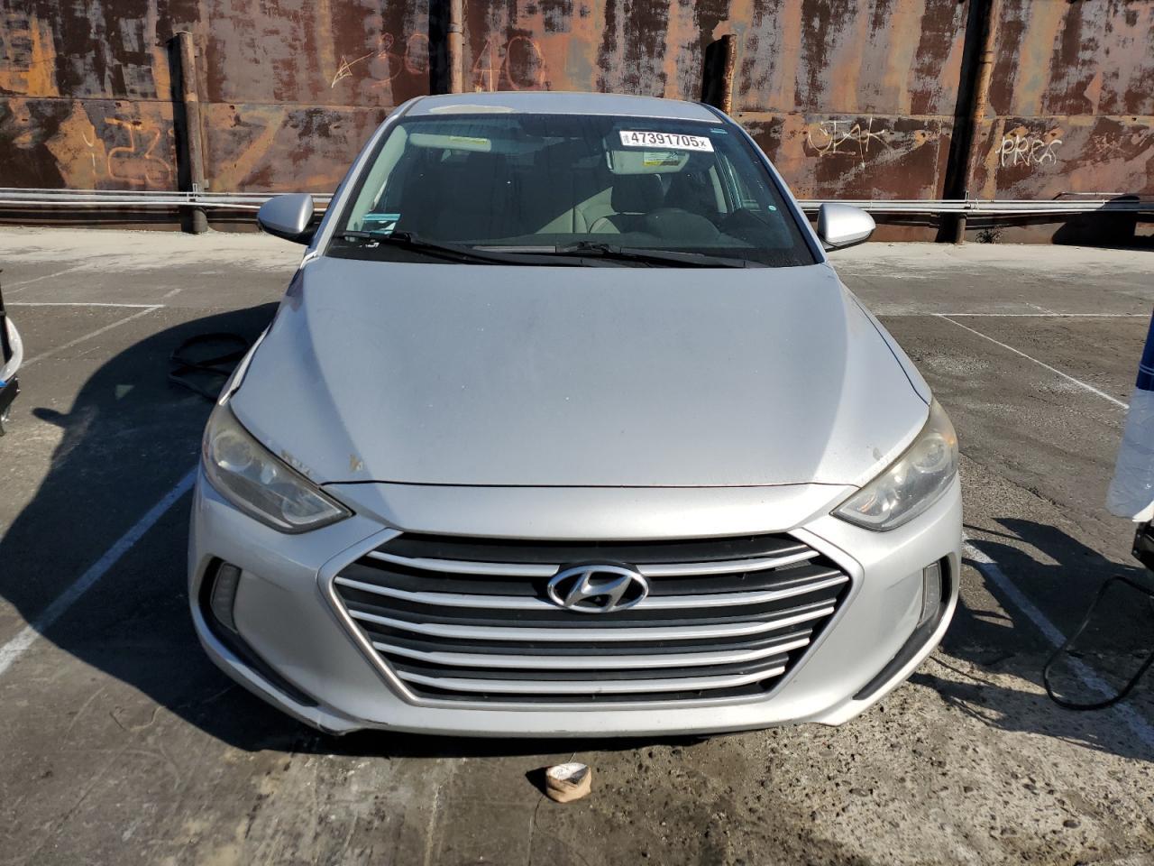 2017 HYUNDAI ELANTRA SE - Image 5
