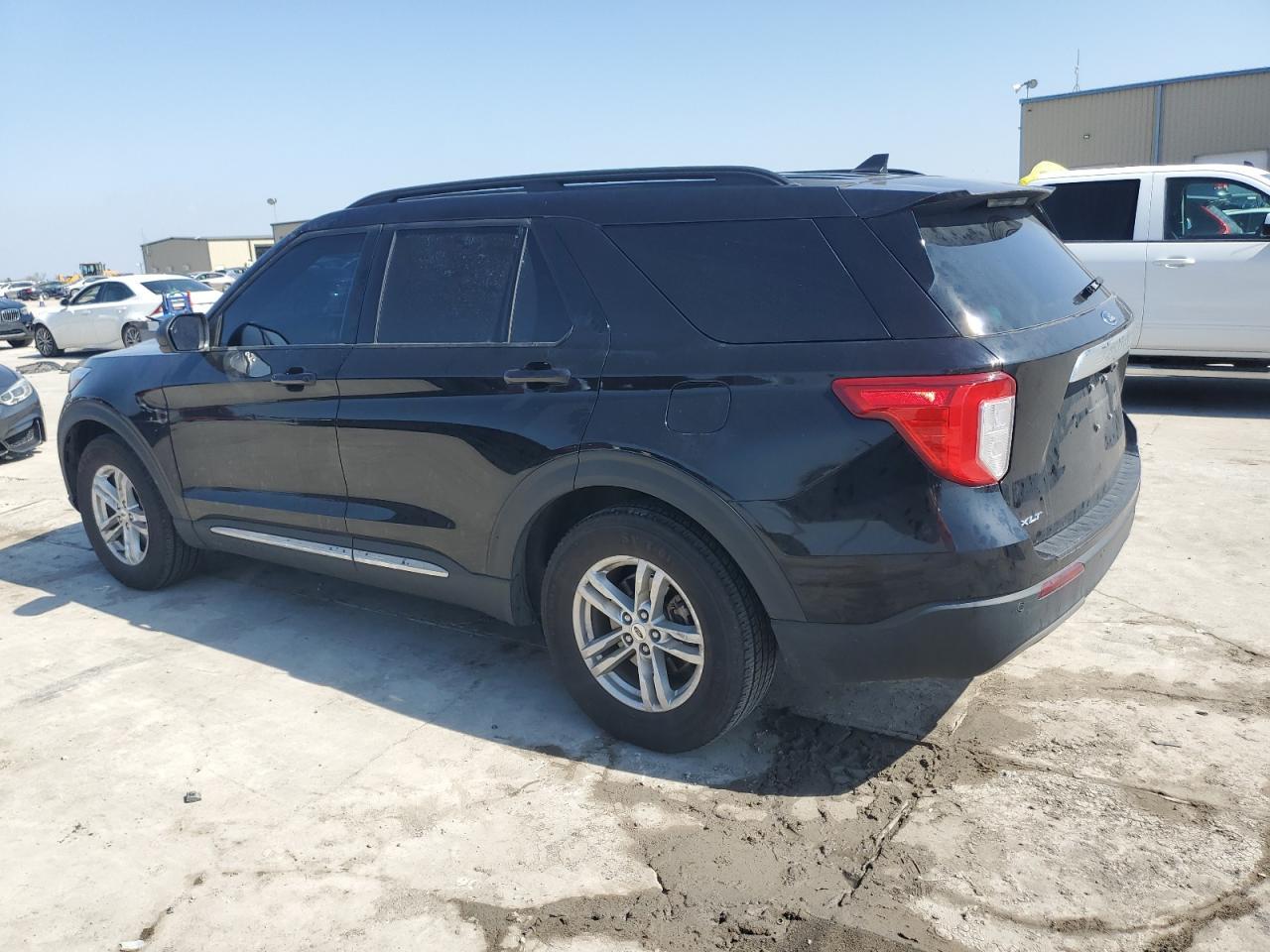 2022 FORD EXPLORER X - Фото 2