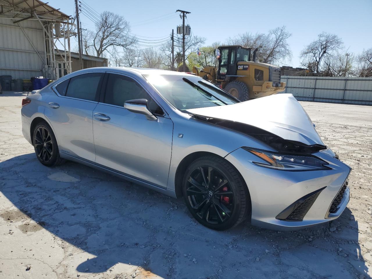 2022 LEXUS ES 300H BA - Фото 4