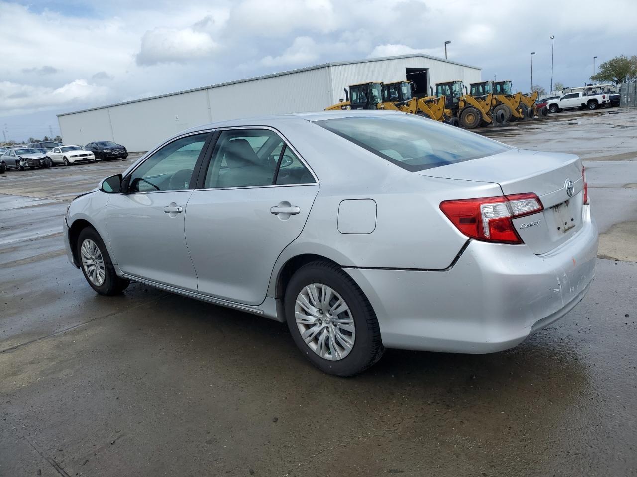 2014 TOYOTA CAMRY L - Фото 2