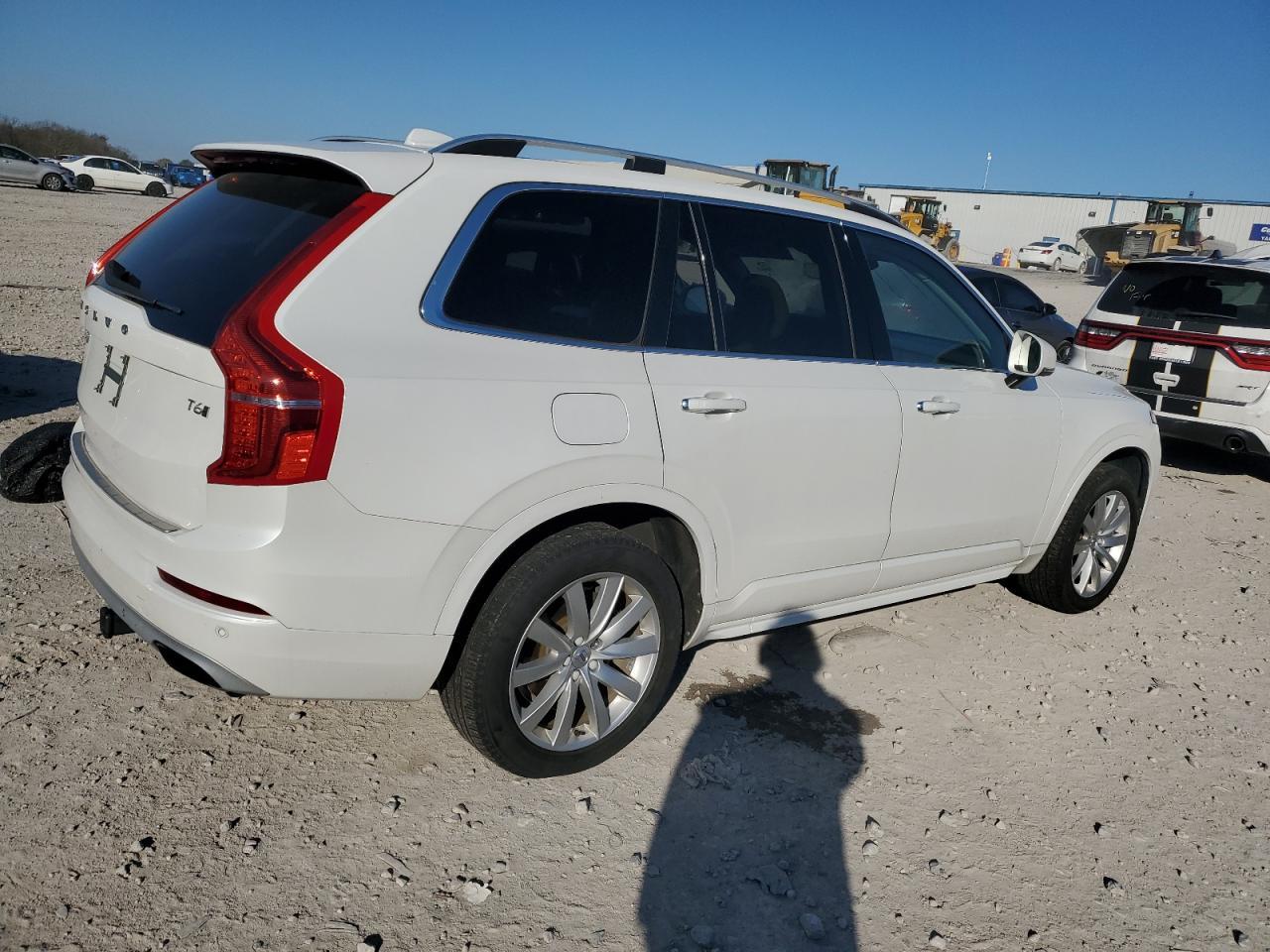 2016 VOLVO XC90 T6 - Фото 3
