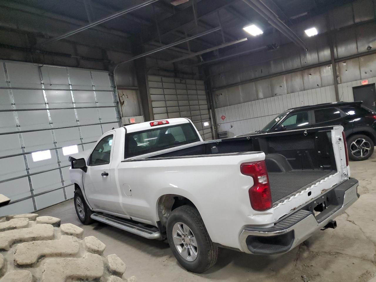 2024 CHEVROLET SILVERADO - Image 2