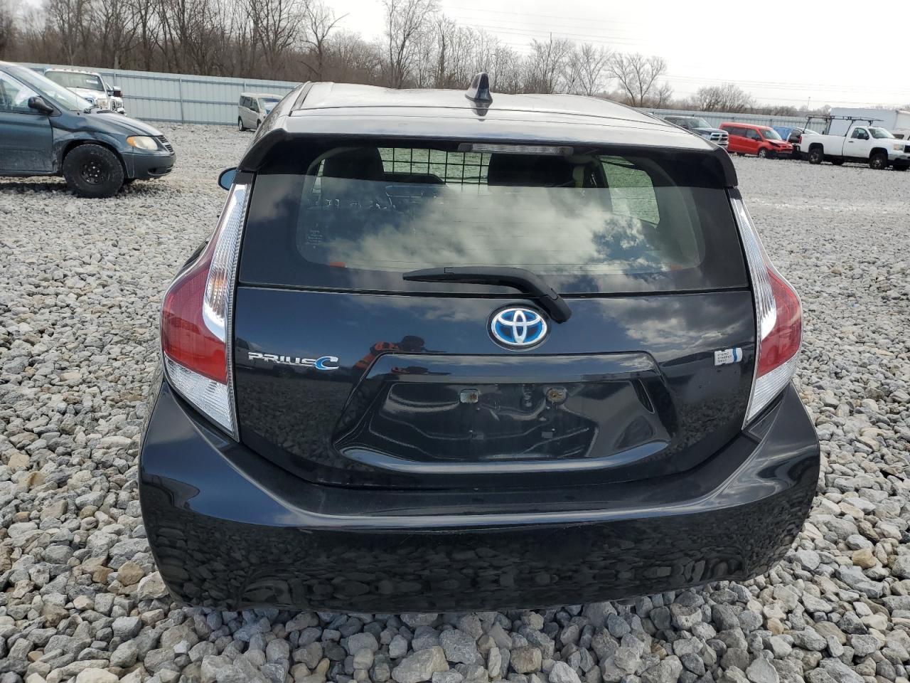 2016 TOYOTA PRIUS C - Image 6