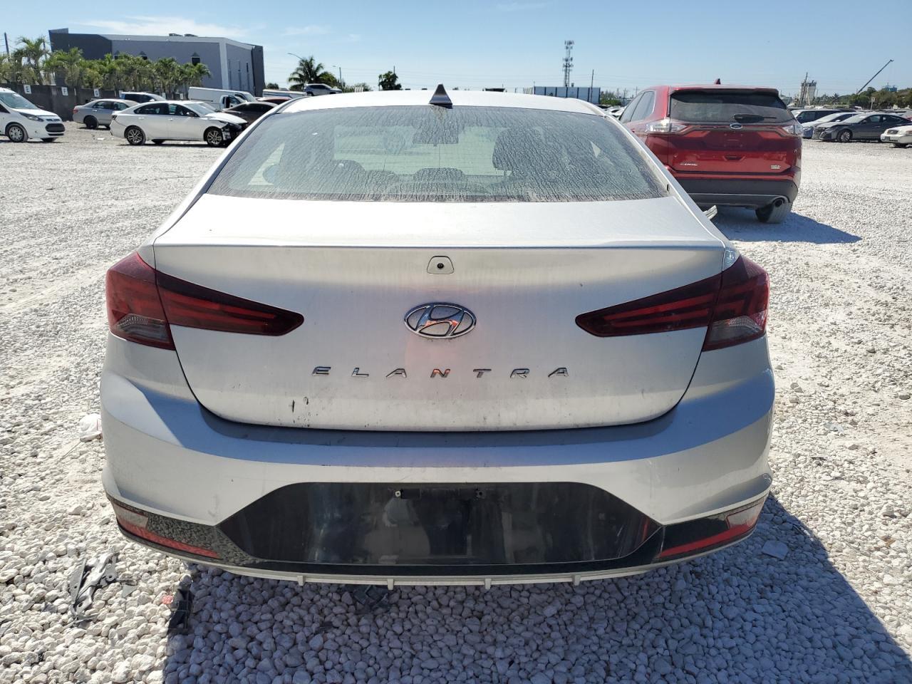 2019 HYUNDAI ELANTRA SE - Фото 6