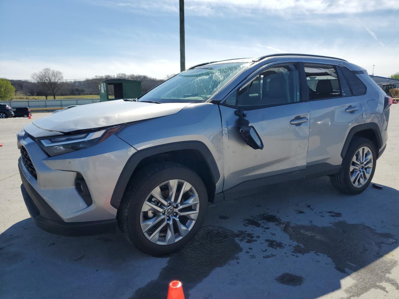 2024 TOYOTA RAV4 XLE P