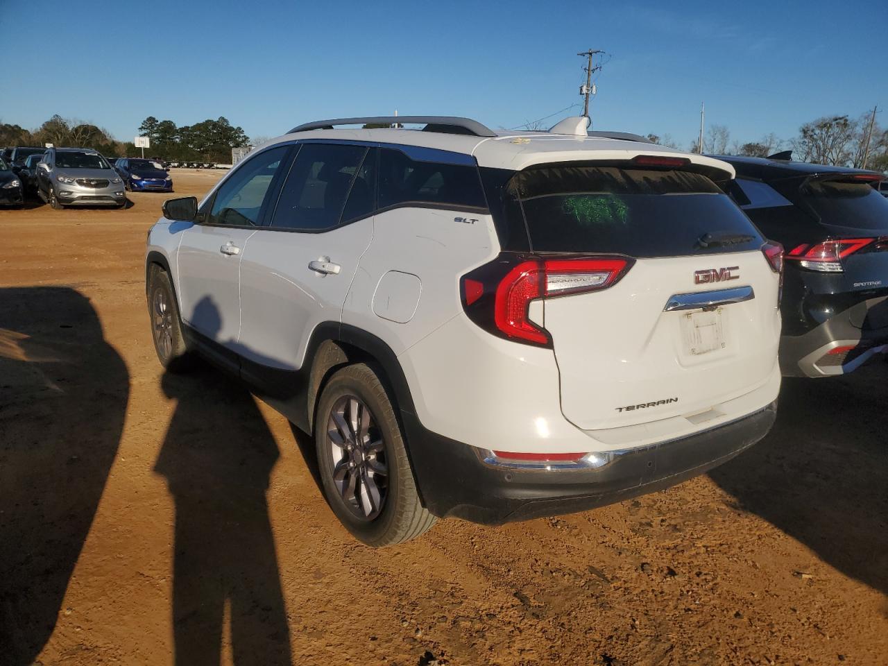2023 GMC TERRAIN SL - Image 2