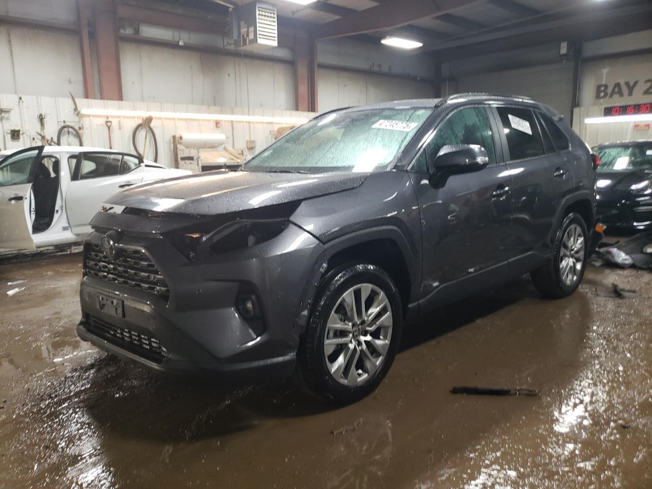 2024 TOYOTA RAV4 XLE P