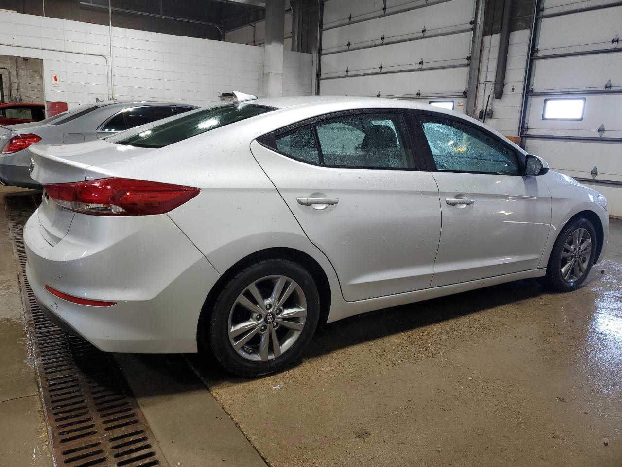 2017 HYUNDAI ELANTRA SE - Фото 3