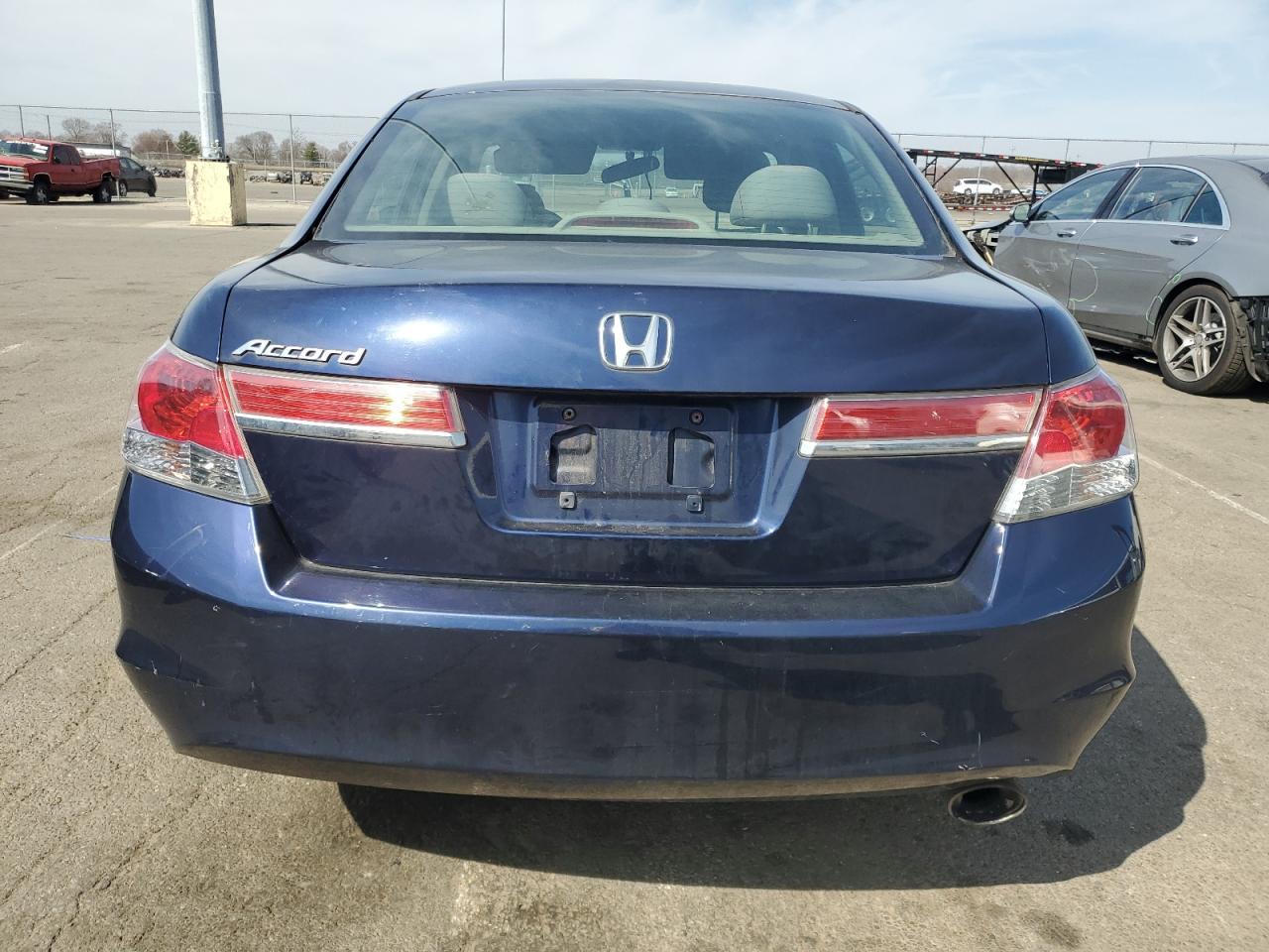2011 HONDA ACCORD LXP - Image 6
