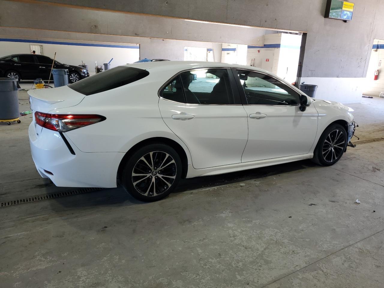 2018 TOYOTA CAMRY L - Image 3
