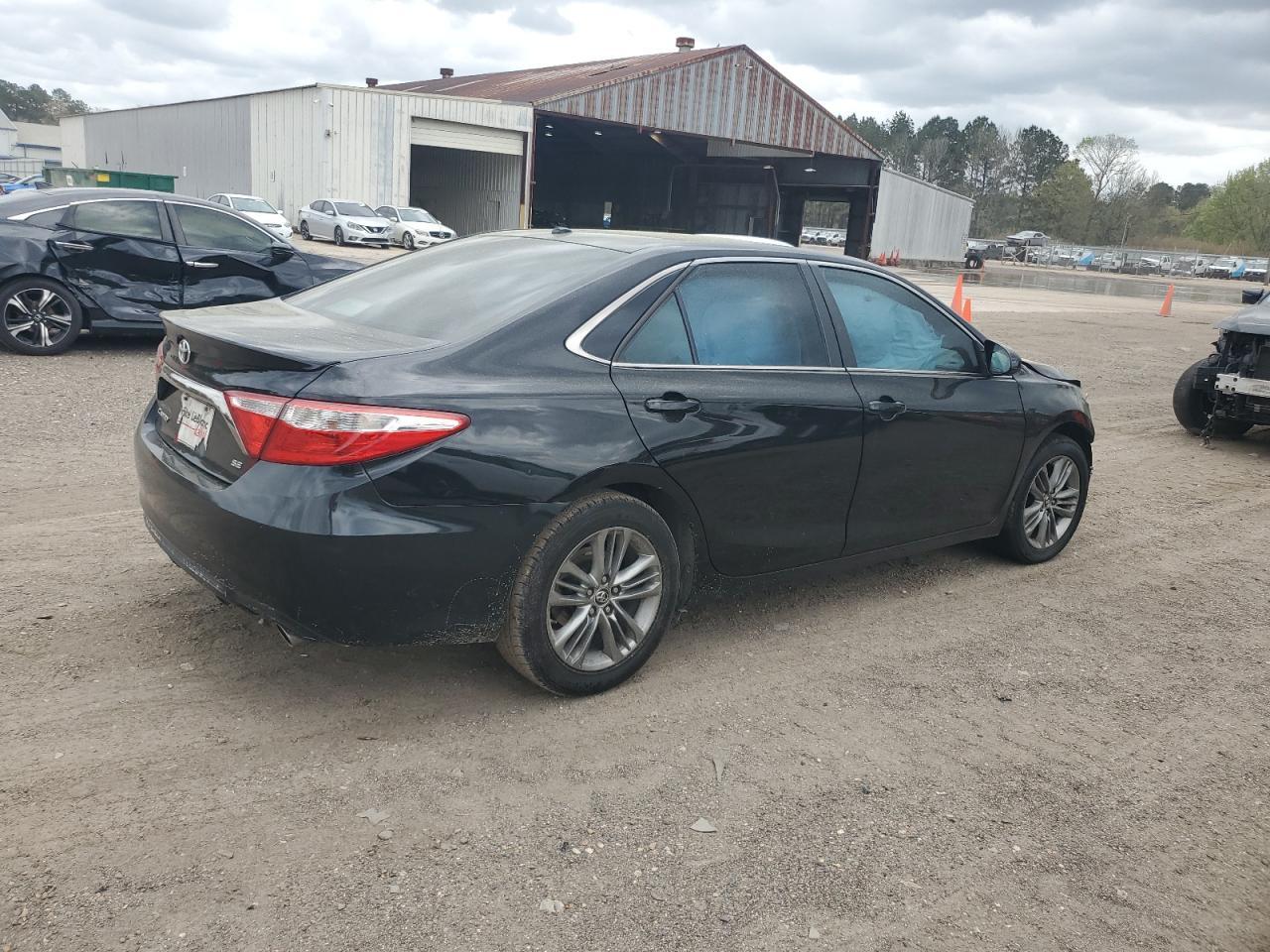 2016 TOYOTA CAMRY LE - Image 3