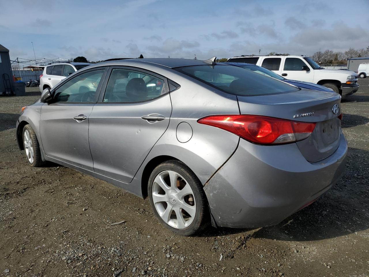 2013 HYUNDAI ELANTRA GL - Фото 2