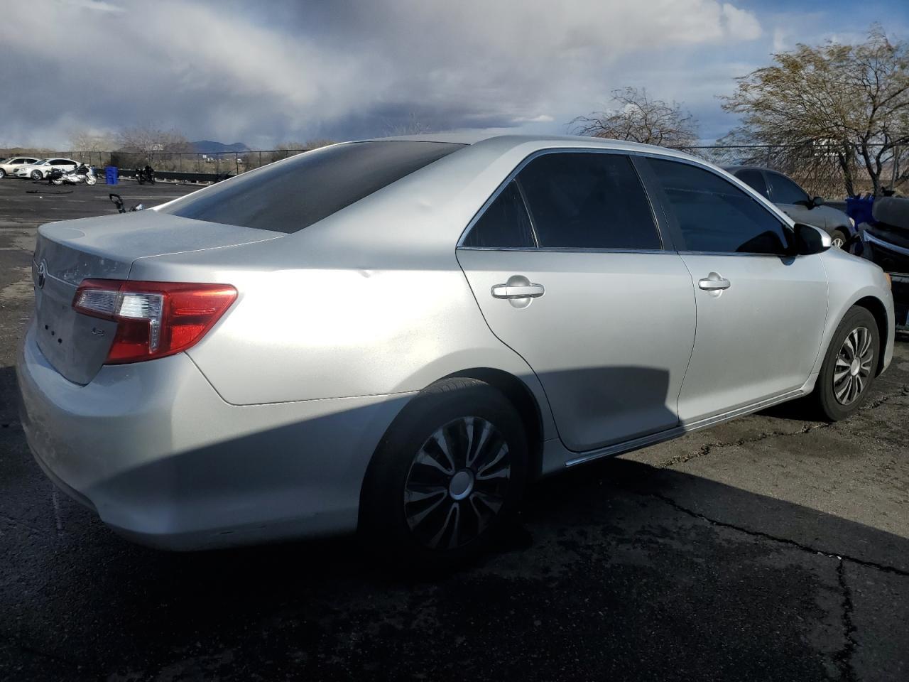 2014 TOYOTA CAMRY L - Фото 3