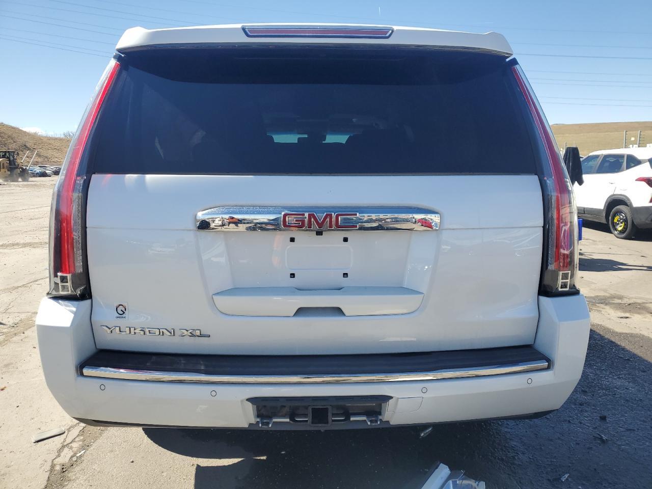 2016 GMC YUKON XL D - Фото 6