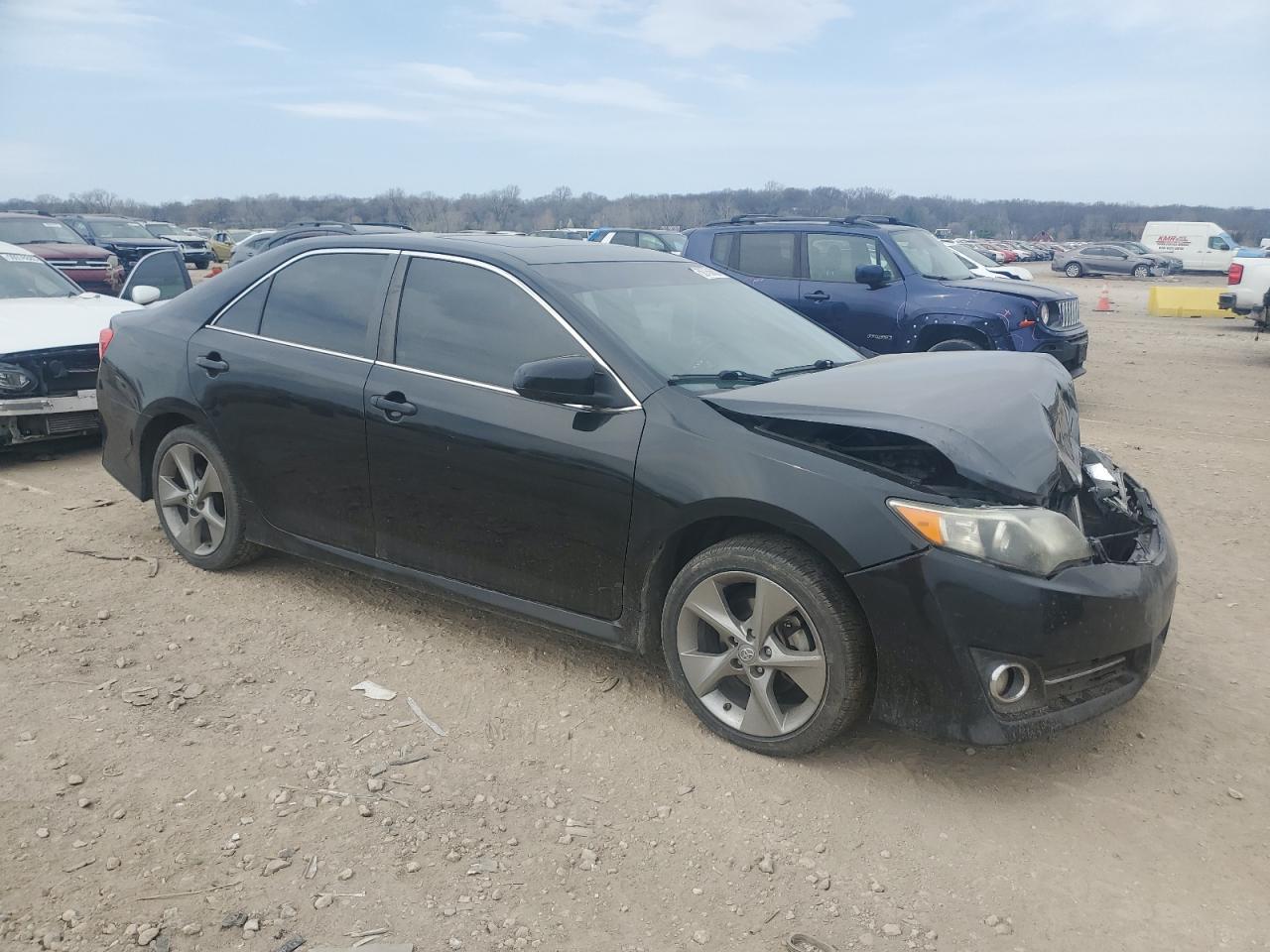 2014 TOYOTA CAMRY L - Image 4
