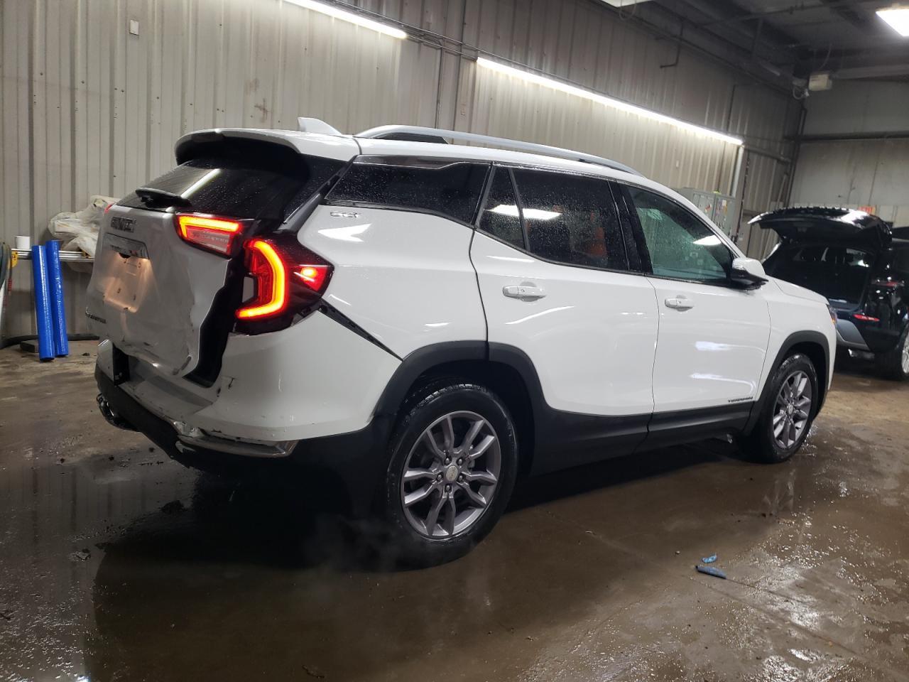2023 GMC TERRAIN SL - Image 3