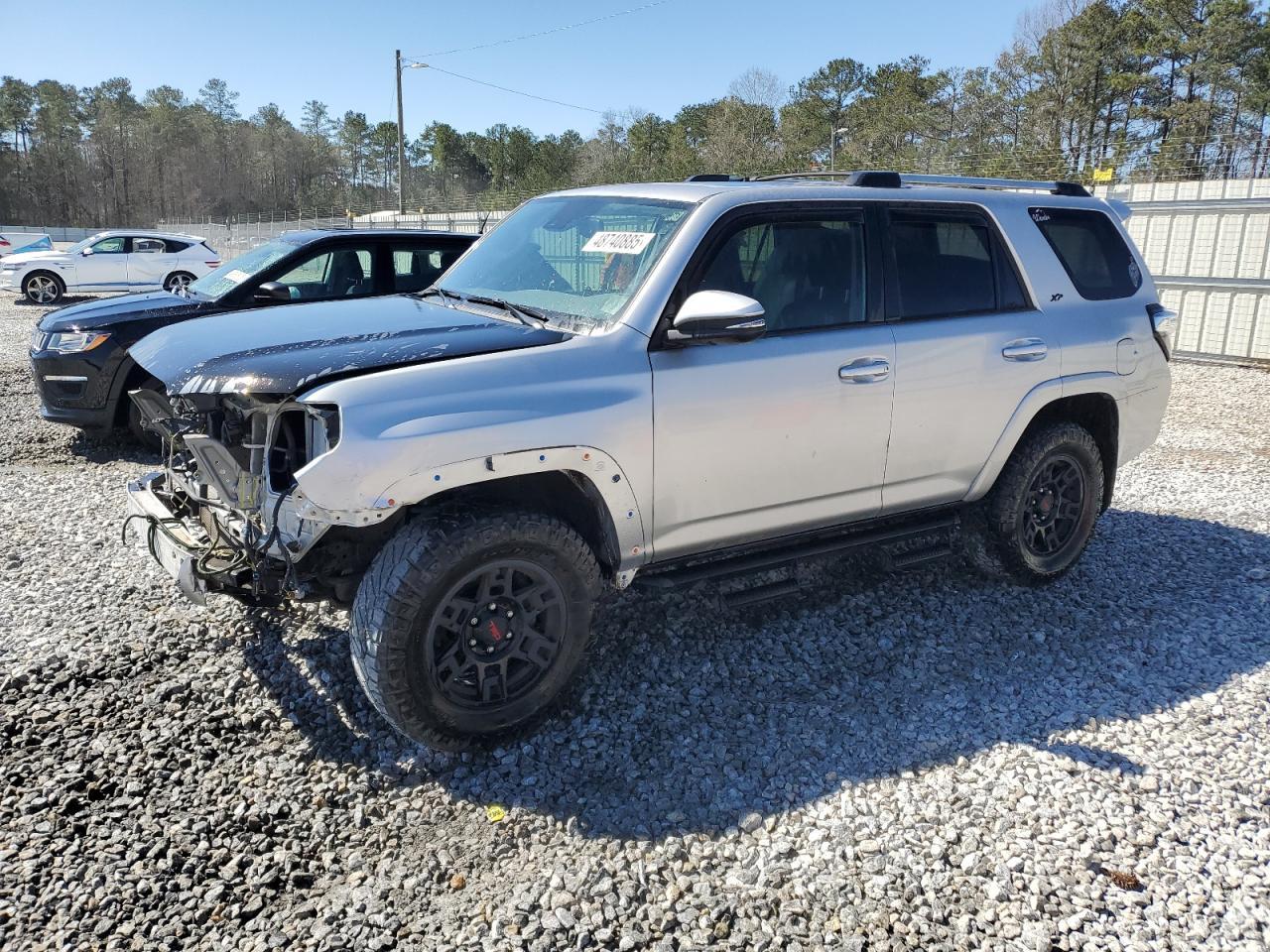 2022 TOYOTA 4RUNNER SR
