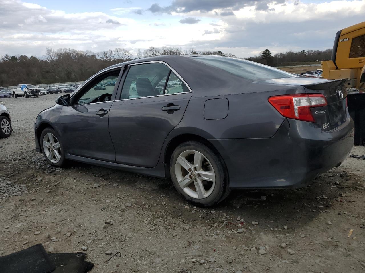 2014 TOYOTA CAMRY L - Image 2