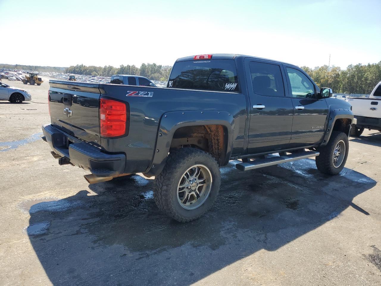 2017 CHEVROLET SILVERADO - Image 3