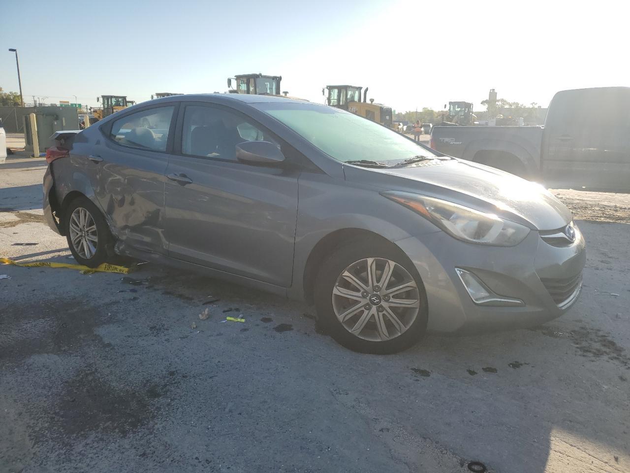 2014 HYUNDAI ELANTRA SE - Image 4
