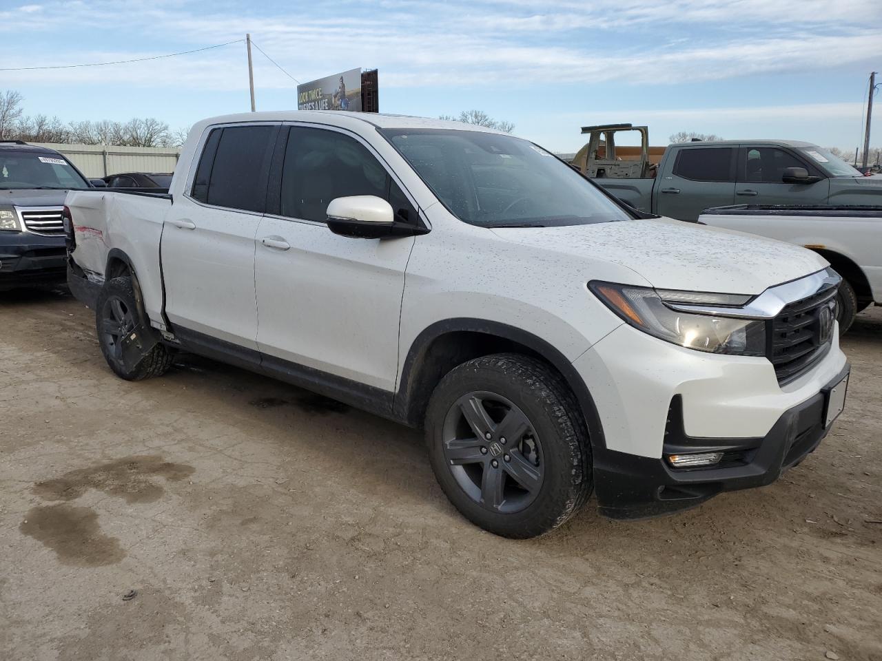 2022 HONDA RIDGELINE - Image 4