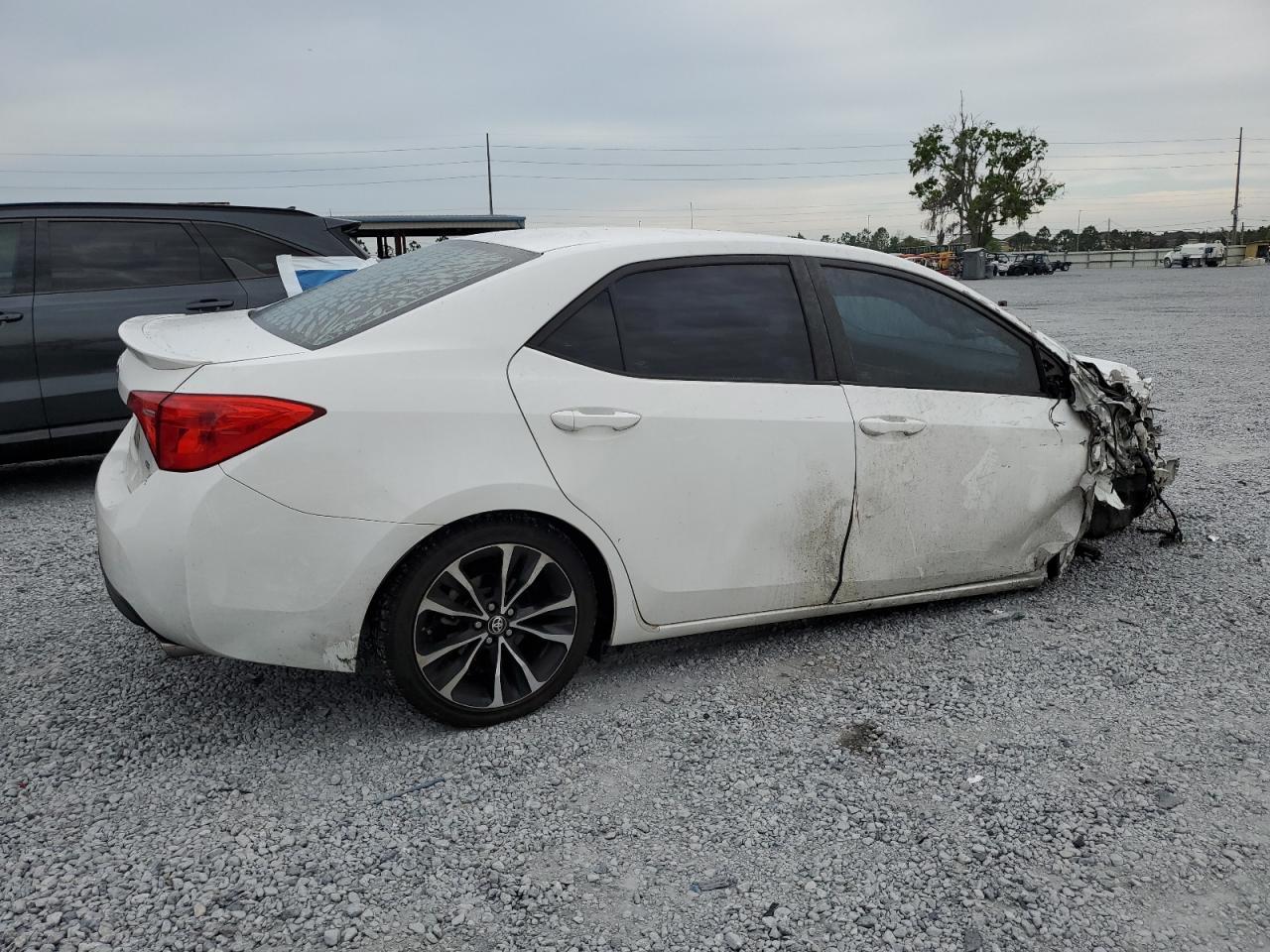 2018 TOYOTA COROLLA L - Фото 3