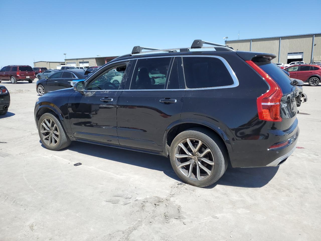 2016 VOLVO XC90 T6 - Фото 2
