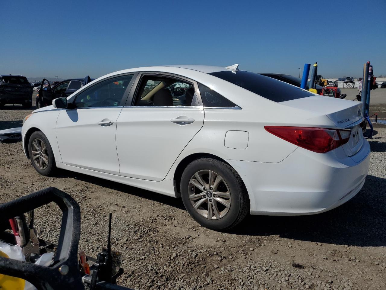 2013 HYUNDAI SONATA GLS - Image 2