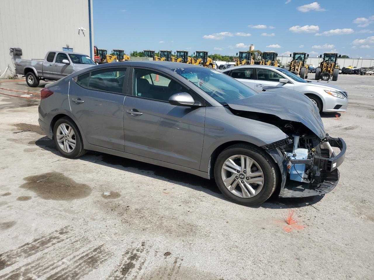 2019 HYUNDAI ELANTRA SE - Фото 4