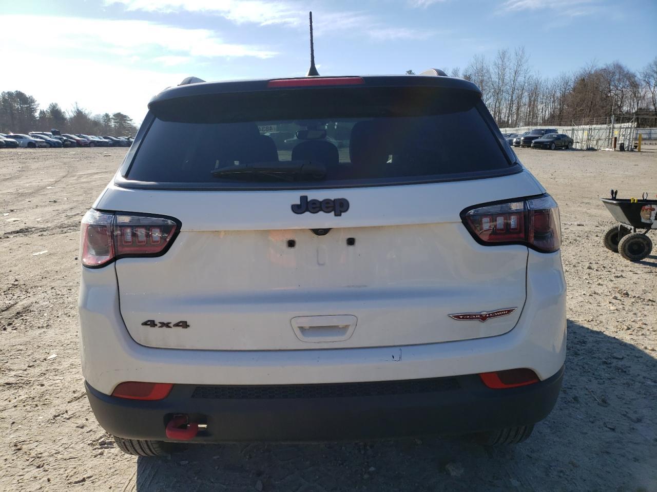 2019 JEEP COMPASS TR - Image 6