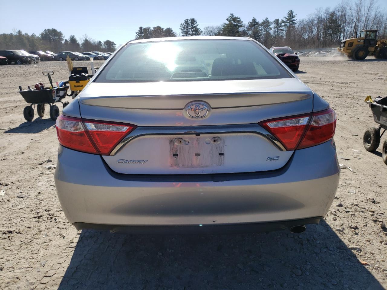 2015 TOYOTA CAMRY LE - Фото 6