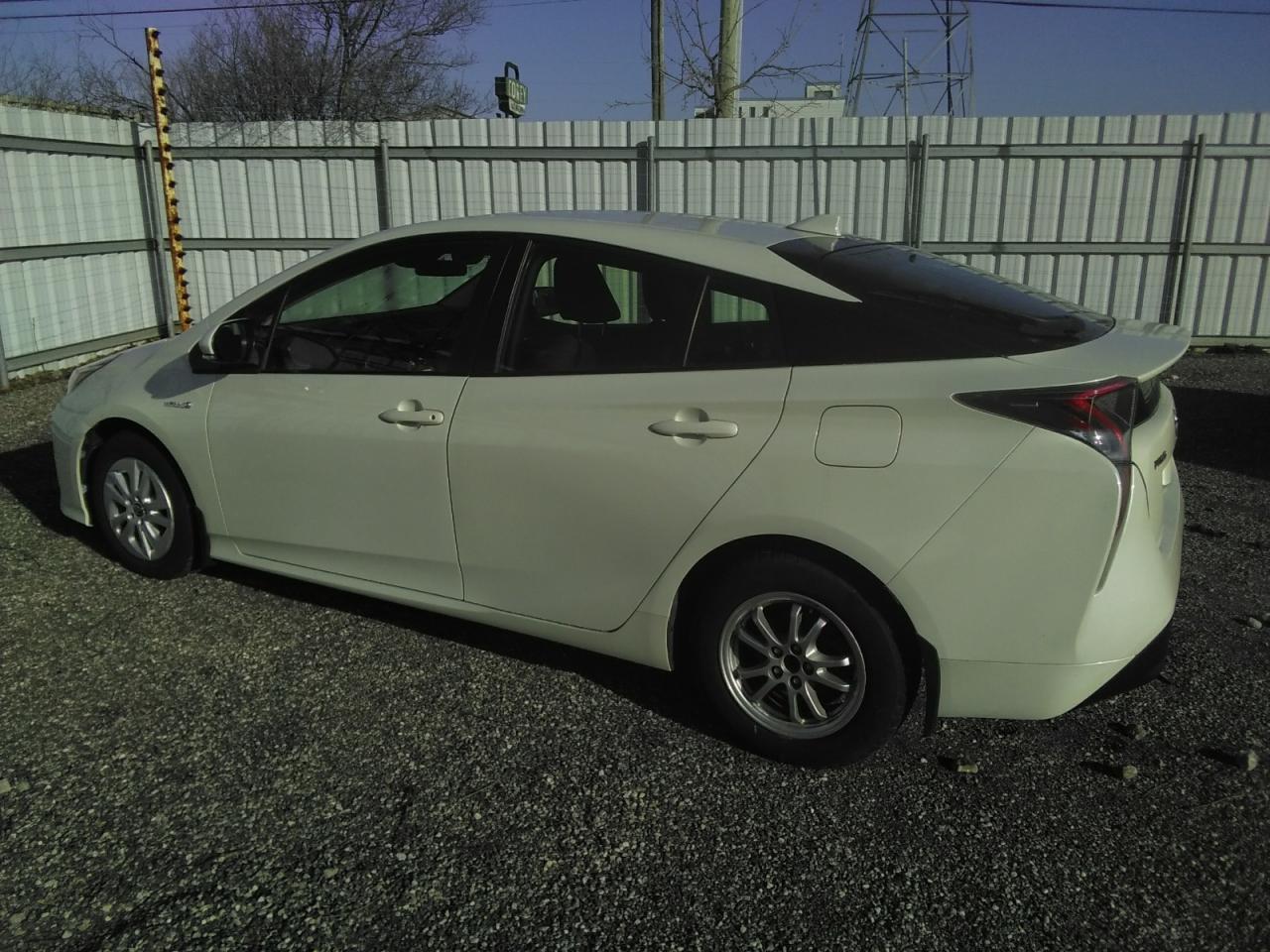 2016 TOYOTA PRIUS - Image 2