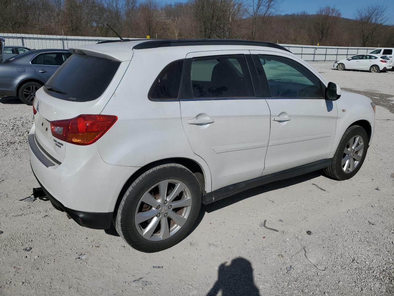 2015 MITSUBISHI OUTLANDER - Фото 3