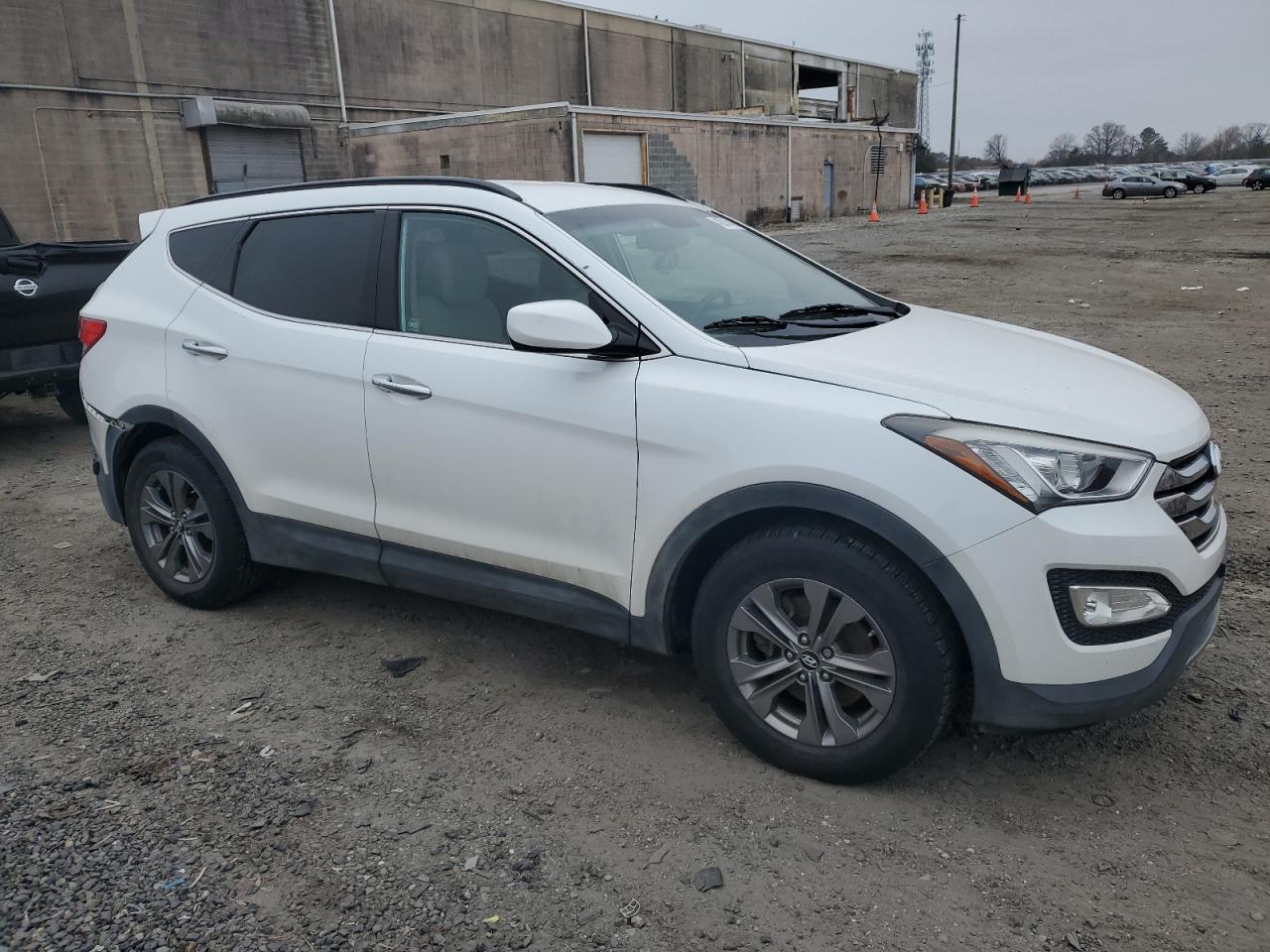 2013 HYUNDAI SANTA FE S - Image 4