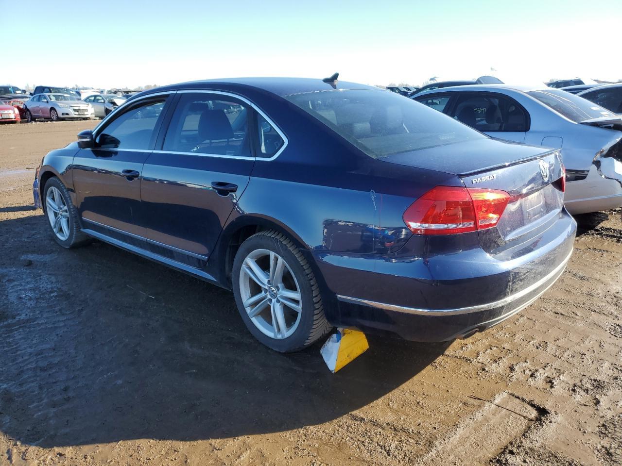 2013 VOLKSWAGEN PASSAT SEL - Фото 2