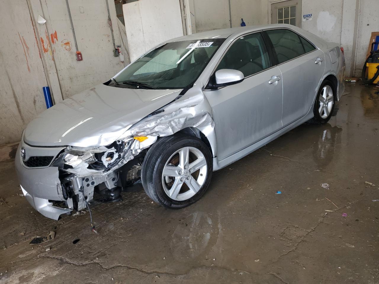 2014 TOYOTA CAMRY L