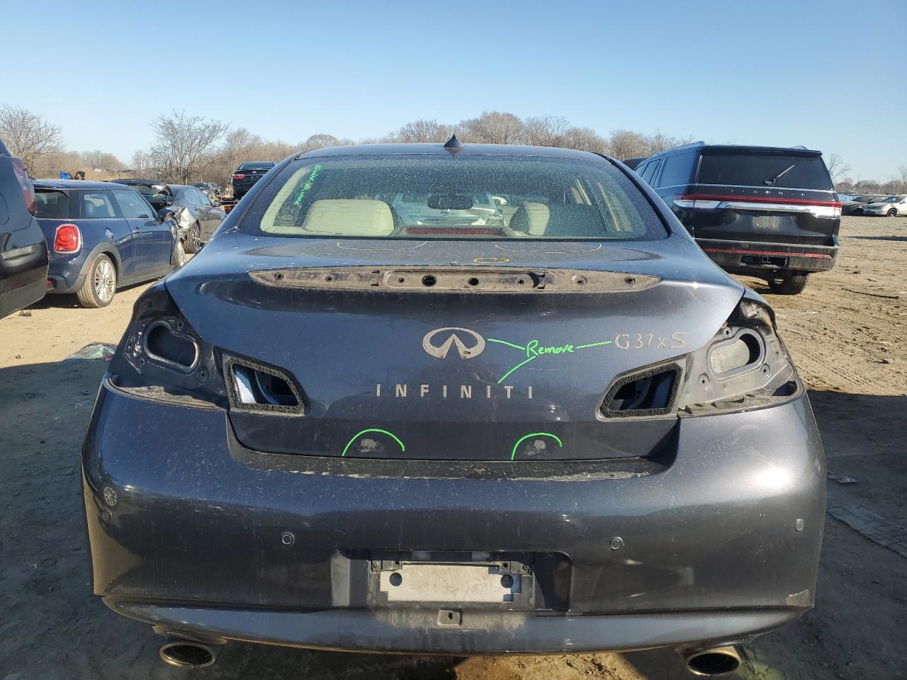 2012 INFINITI G37 - Image 6
