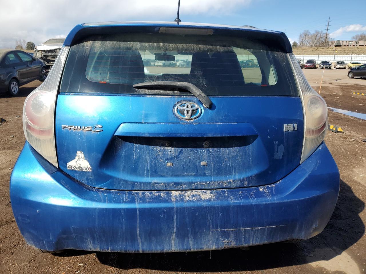 2013 TOYOTA PRIUS C - Image 6