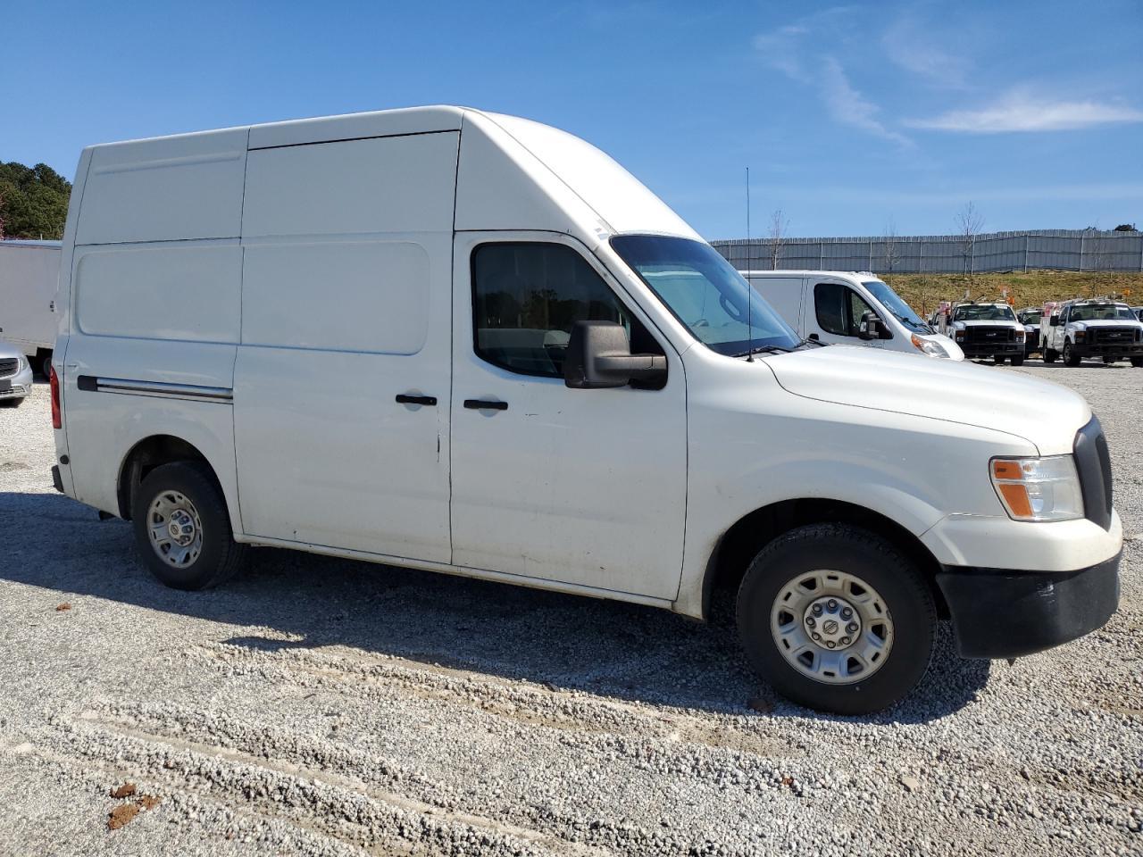 2015 NISSAN NV 2500 - Фото 4