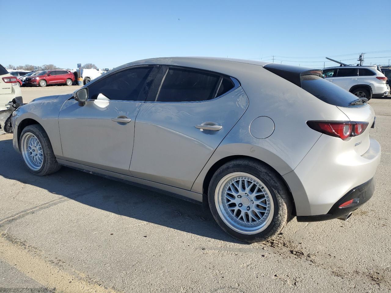 2023 MAZDA 3 PREFERRE - Фото 2