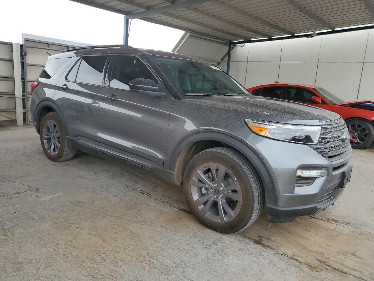 2023 FORD EXPLORER X - Image 4